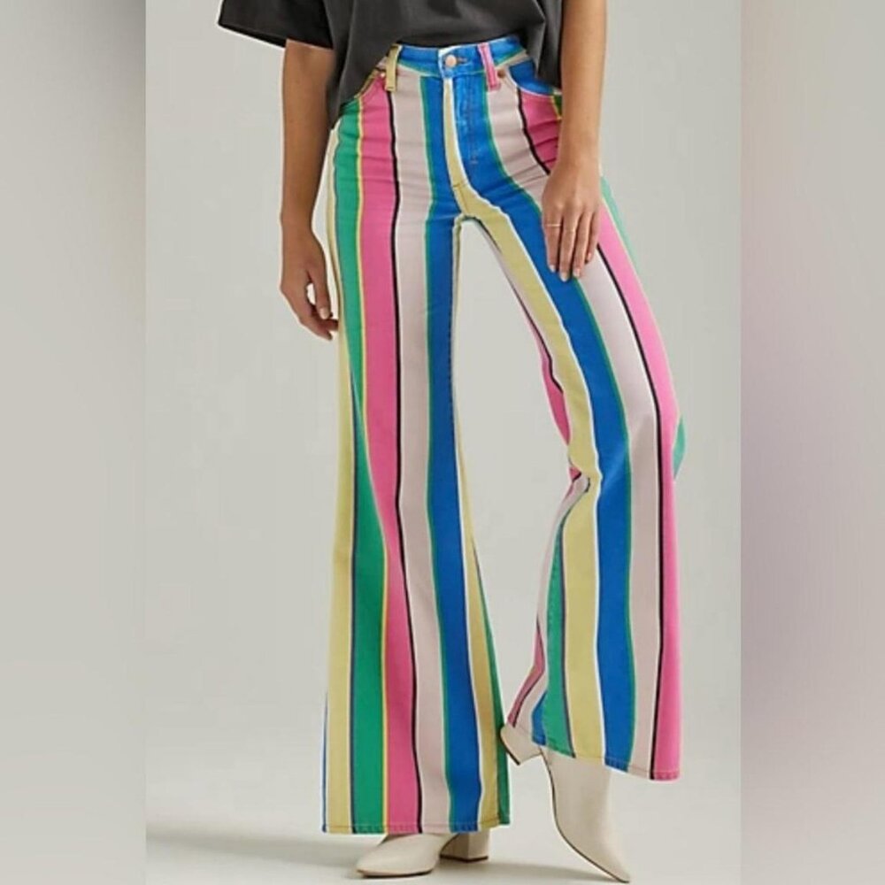 Barbie x Wrangler Jeans in Rainbow Pop Size 31/30